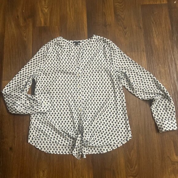 Ann Taylor navy blue and White Blouse - Picture 2 of 9